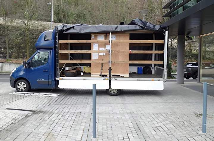 Heavy handling equipment rental in and around Paris